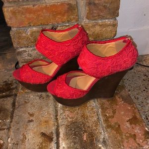Red laced wedges